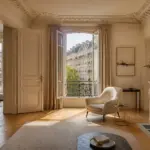 Salon parisien baigne de lumiere
